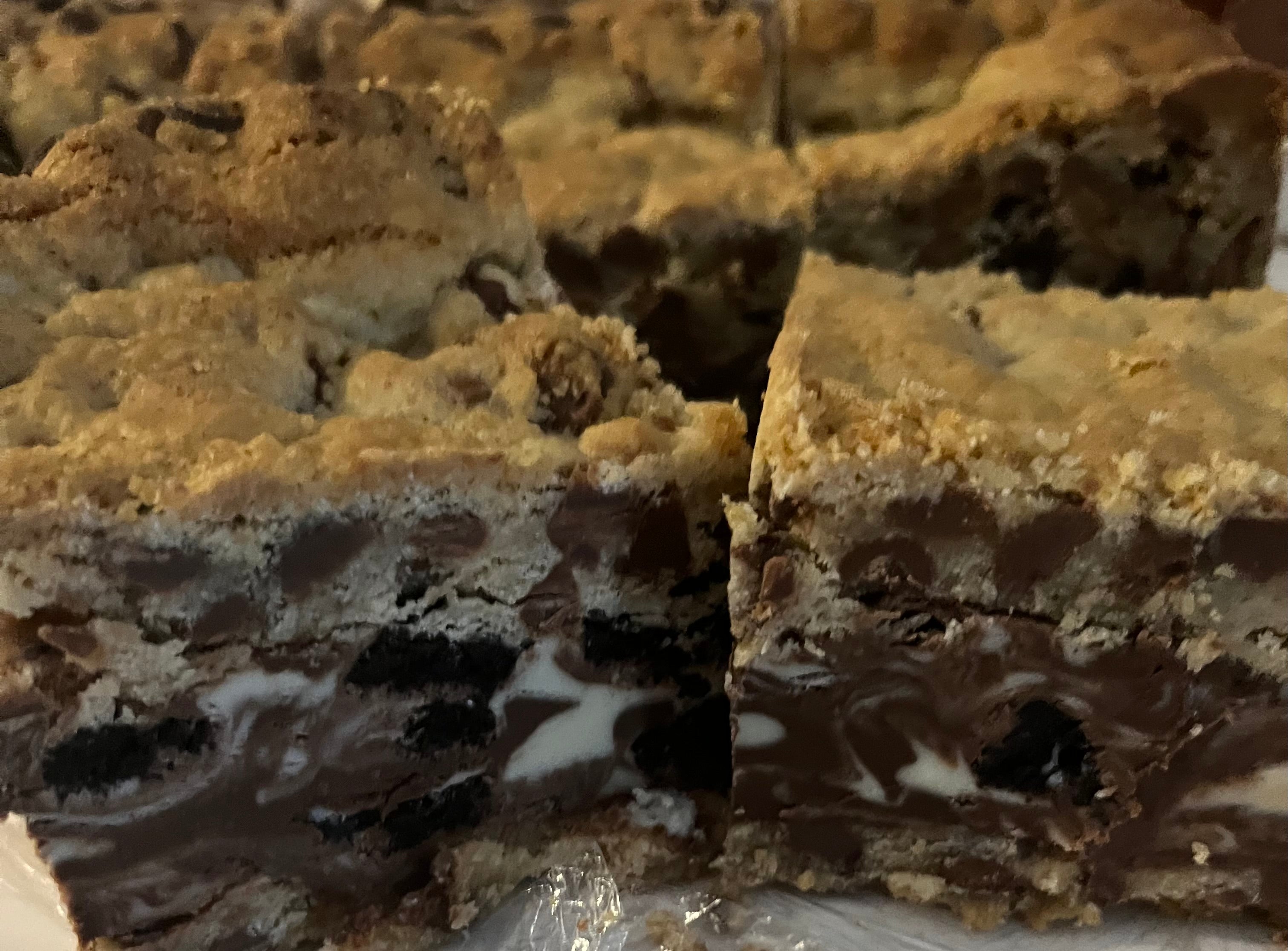 The Ultimate Cookies & Cream Indulgence: box of 4"We happily cater to all dietary needs—just ask!""